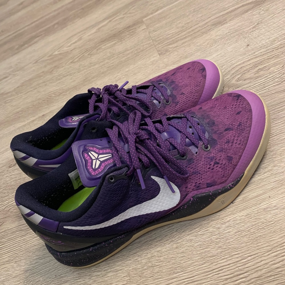 Kobe Nike Eight’s. Size 9.5 Purple Gradient